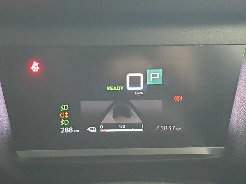 More views of Citroen e-C4