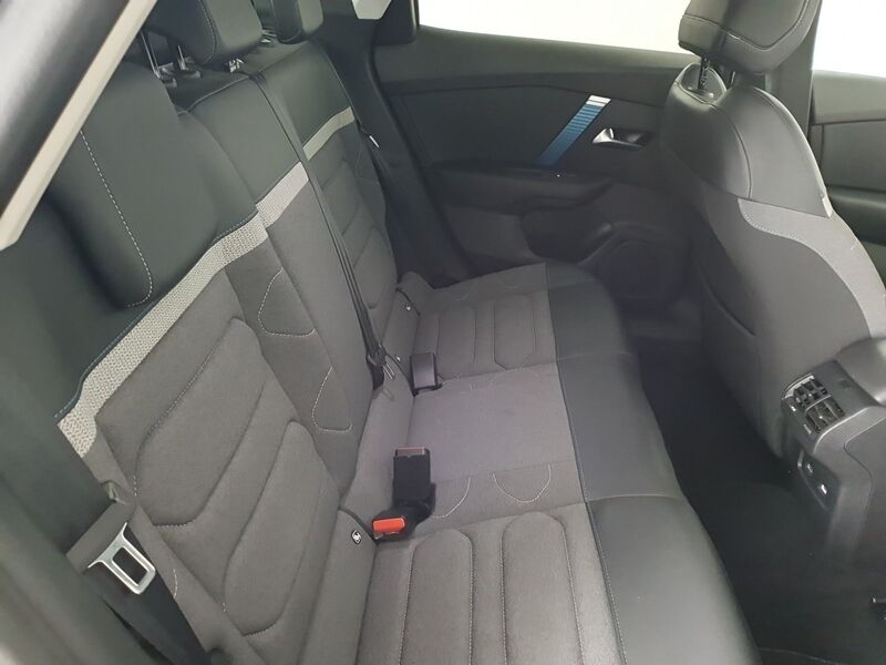 More views of Citroen e-C4