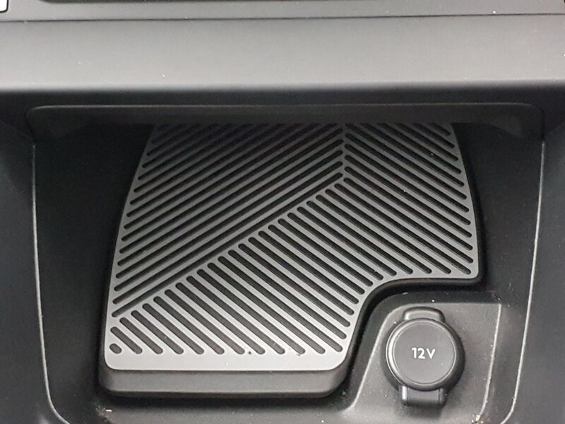 More views of Citroen e-C4