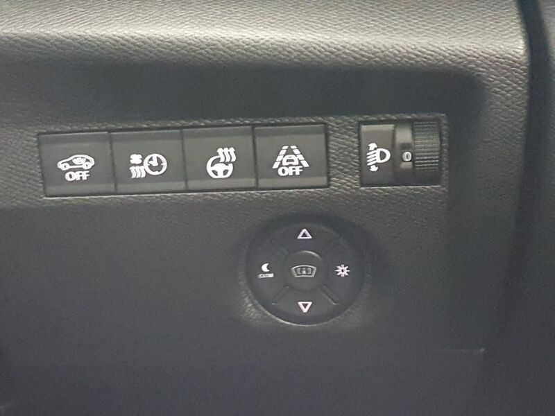 More views of Citroen e-C4