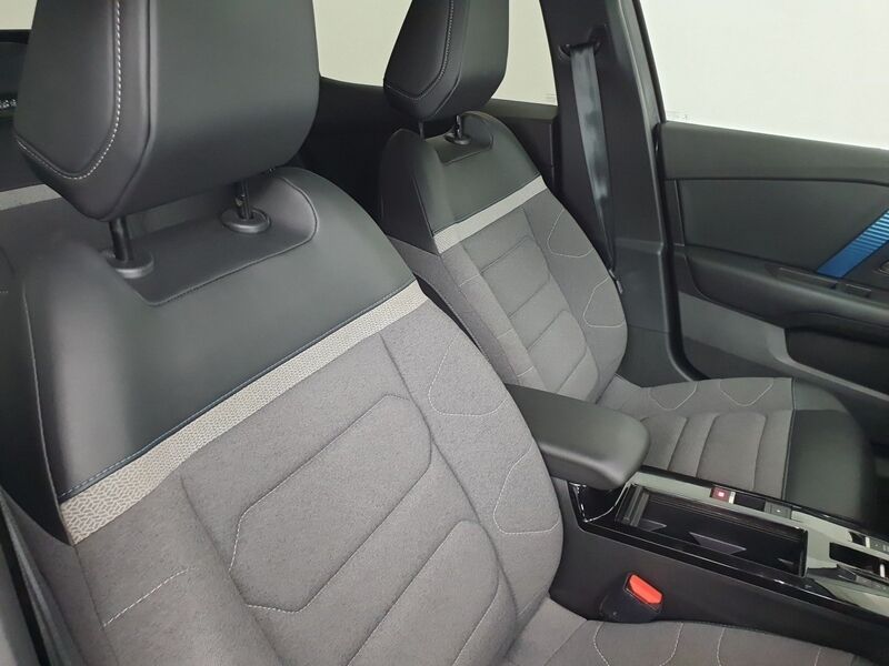 More views of Citroen e-C4