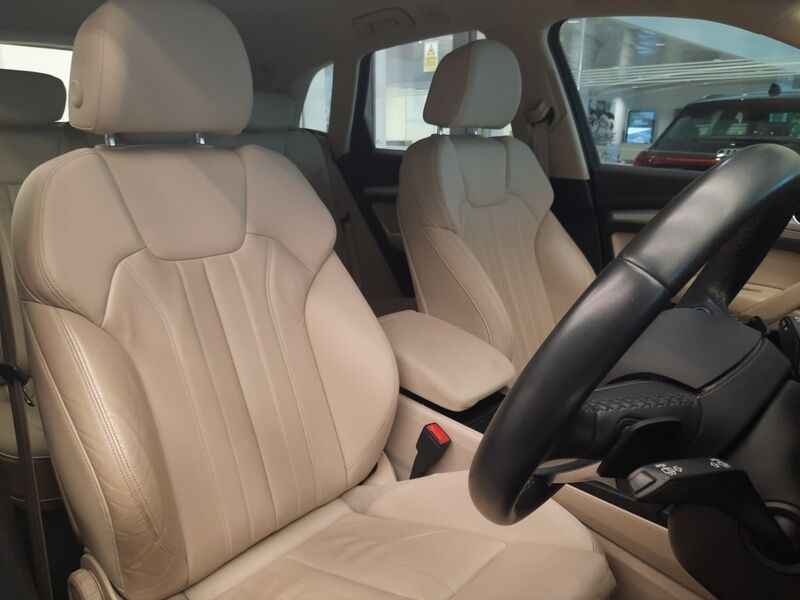 More views of Audi Q5