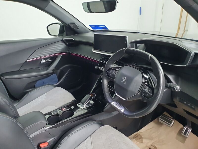 More views of Peugeot 2008