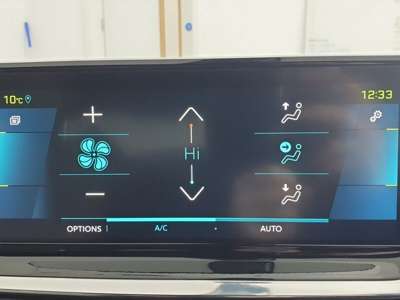 More views of Peugeot 2008