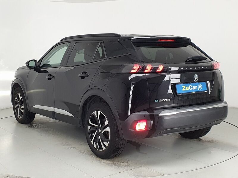 More views of Peugeot 2008