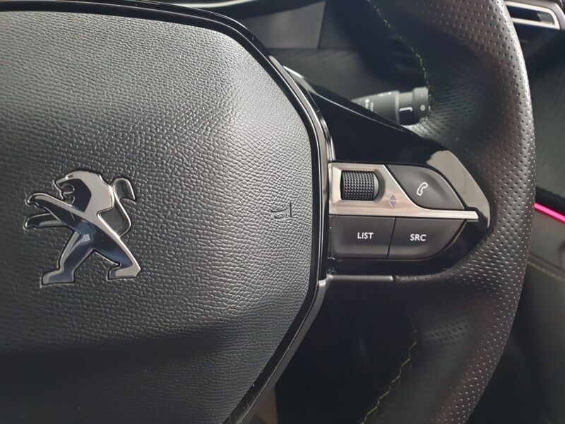 More views of Peugeot 2008