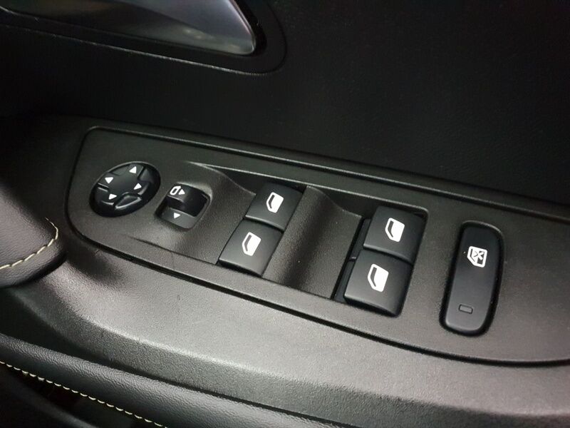 More views of Peugeot 2008