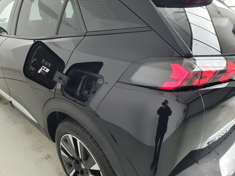 More views of Peugeot 2008