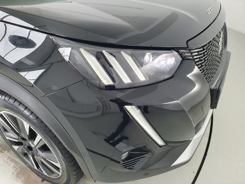 More views of Peugeot 2008