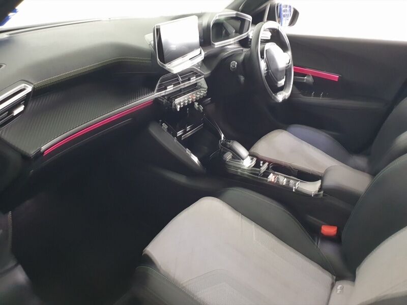 More views of Peugeot 2008