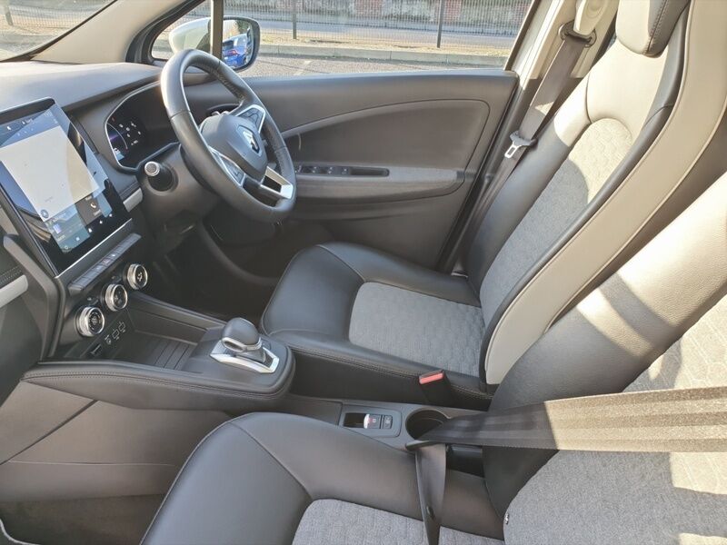 More views of Renault Zoe