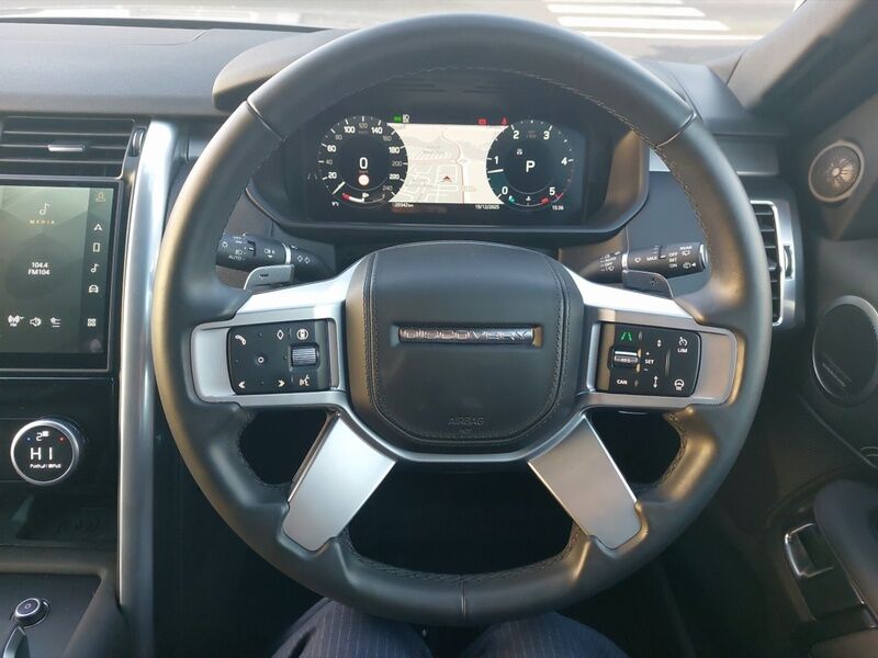 More views of Land Rover Discovery