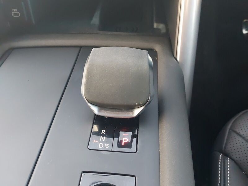 More views of Land Rover Discovery