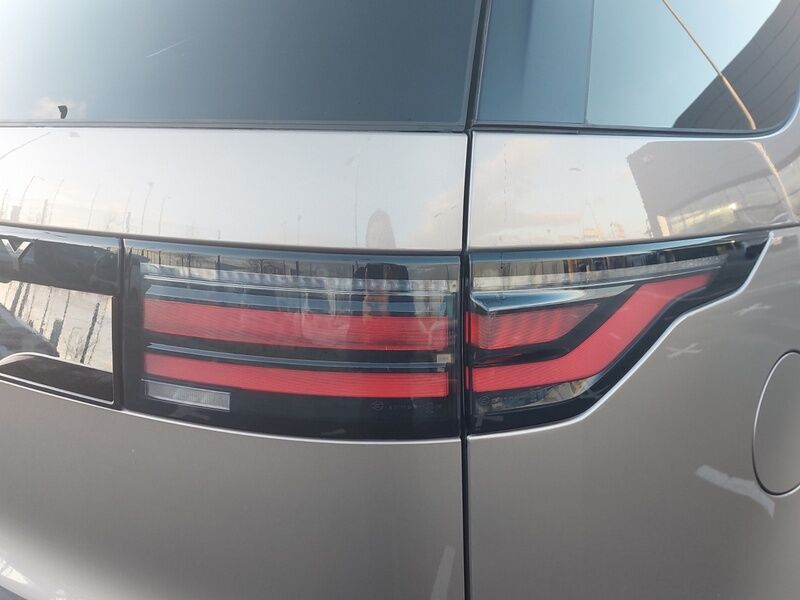 More views of Land Rover Discovery