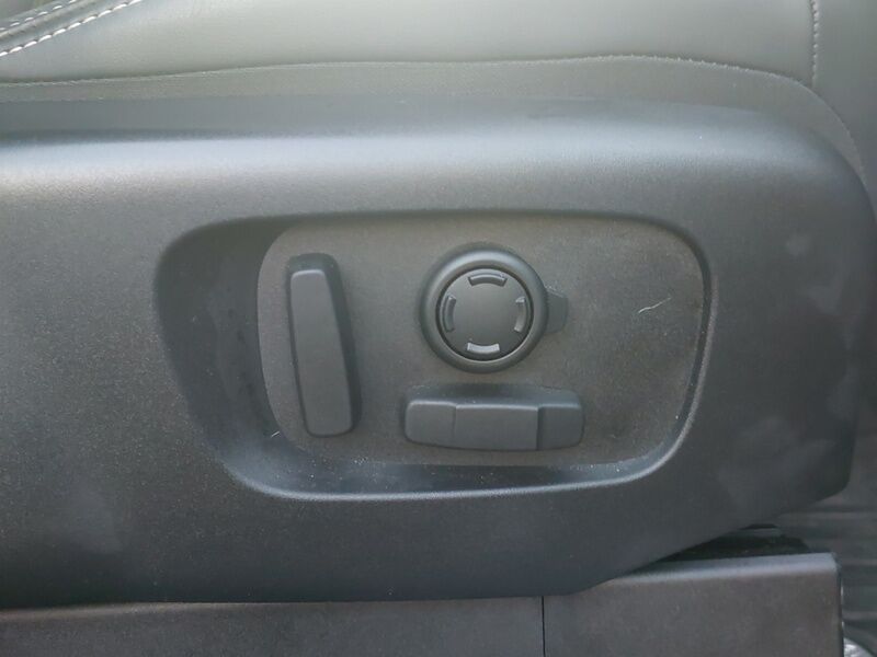 More views of Land Rover Discovery