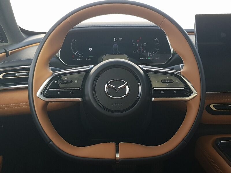 More views of Mazda 6e