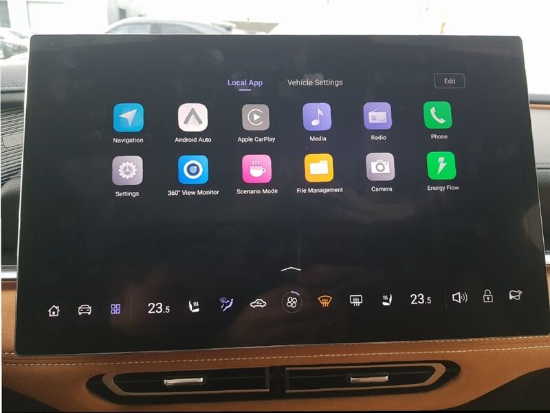 More views of Mazda 6e