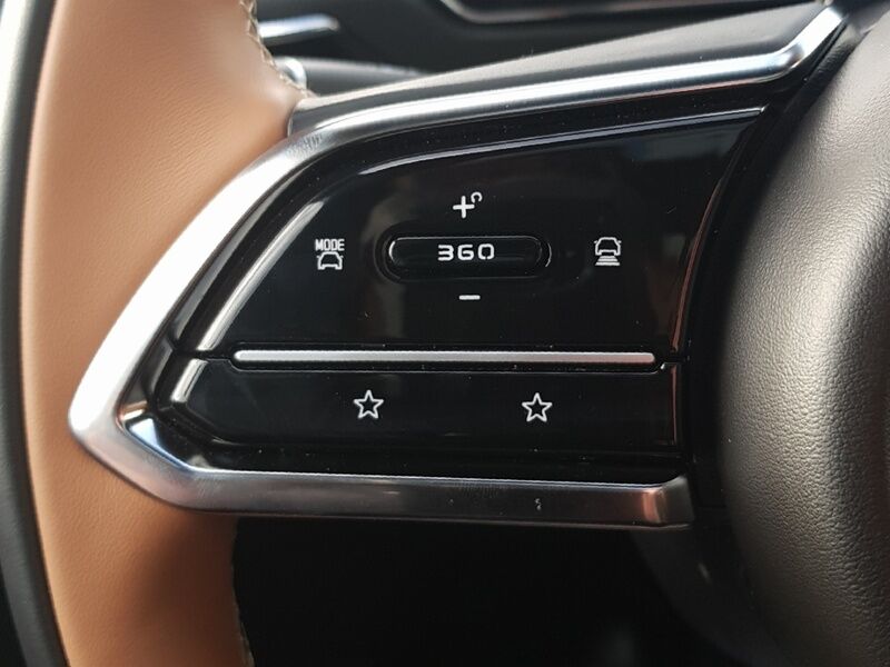 More views of Mazda 6e