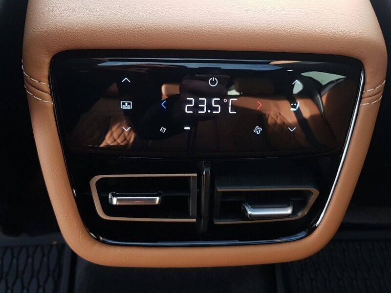 More views of Mazda 6e