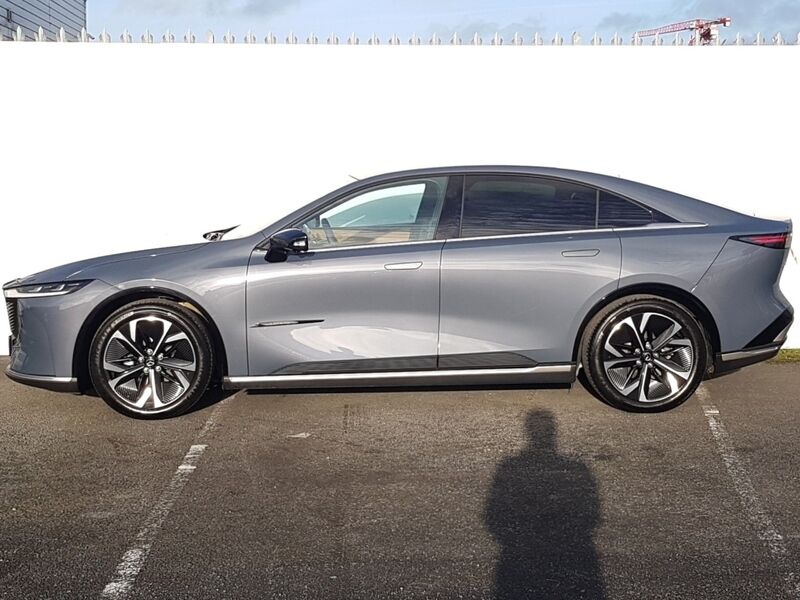 More views of Mazda 6e