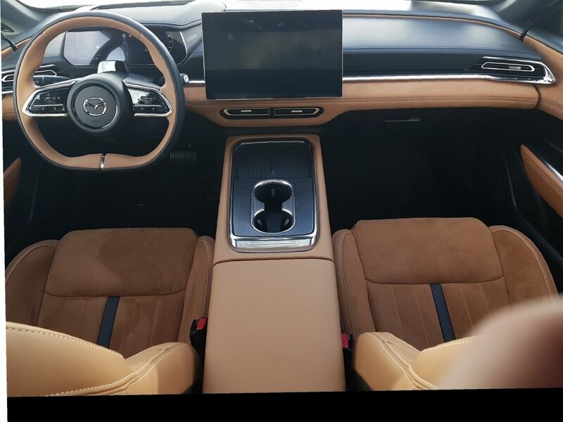 More views of Mazda 6e