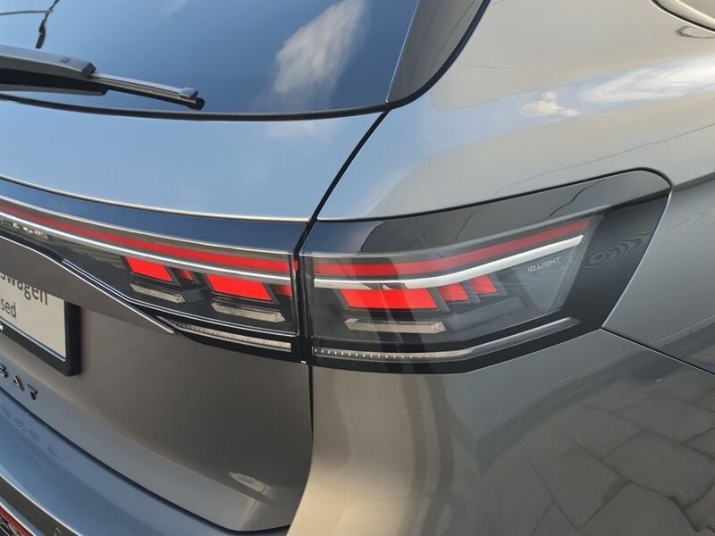 More views of Volkswagen Passat