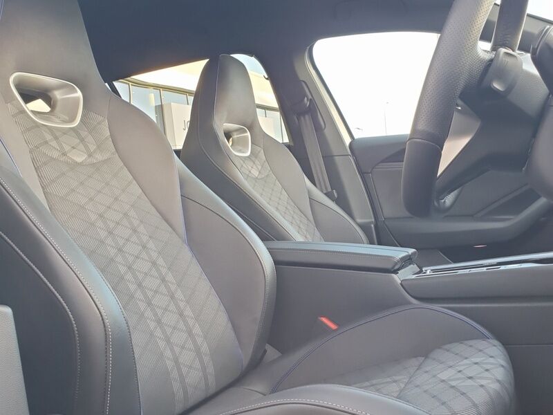 More views of Volkswagen Passat