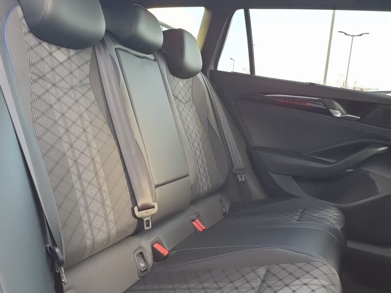 More views of Volkswagen Passat