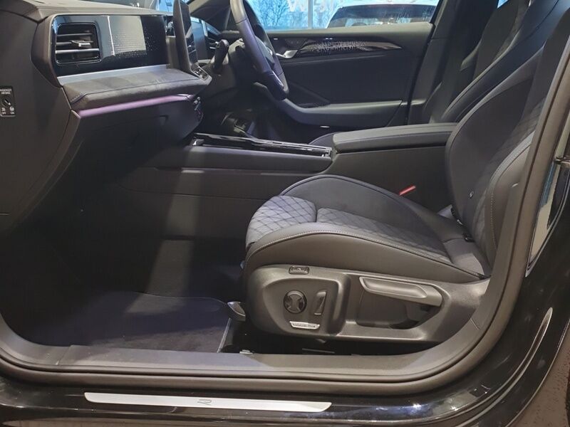 More views of Volkswagen Passat