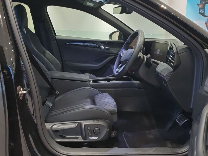 More views of Volkswagen Passat