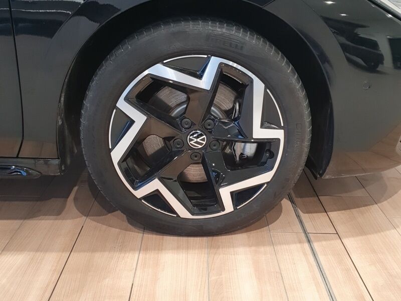 More views of Volkswagen Passat