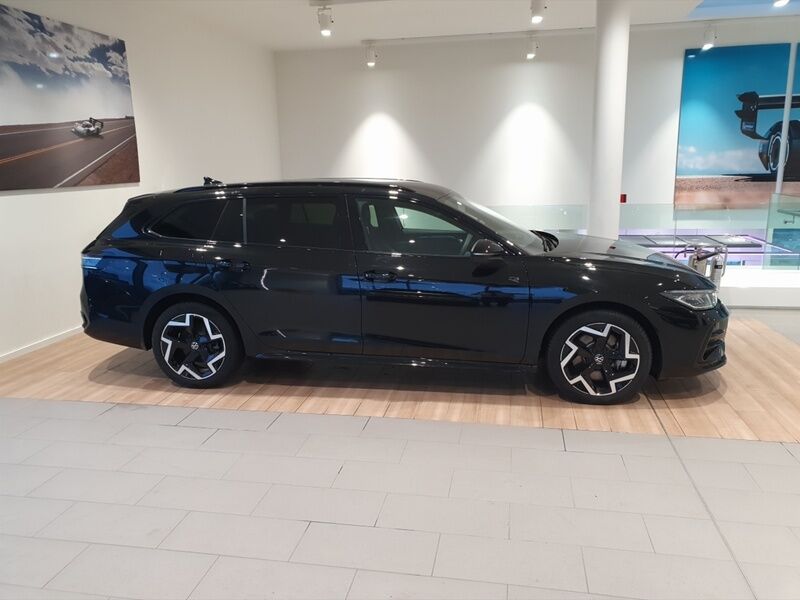 More views of Volkswagen Passat