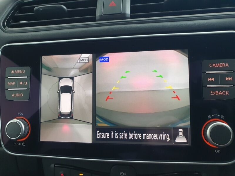 More views of Nissan Leaf