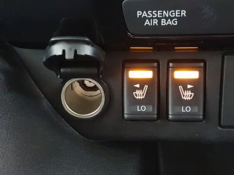 More views of Nissan Leaf