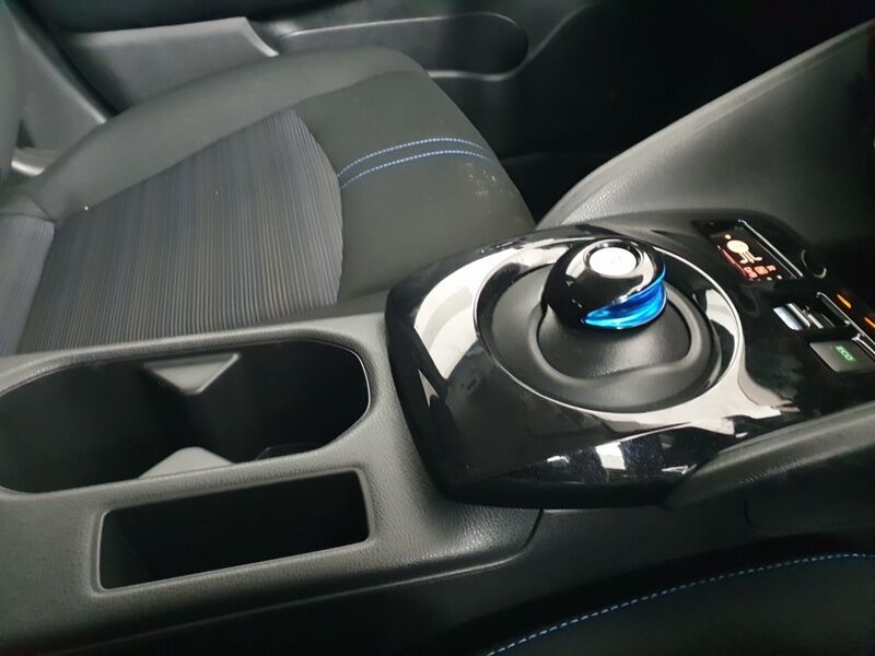 More views of Nissan Leaf