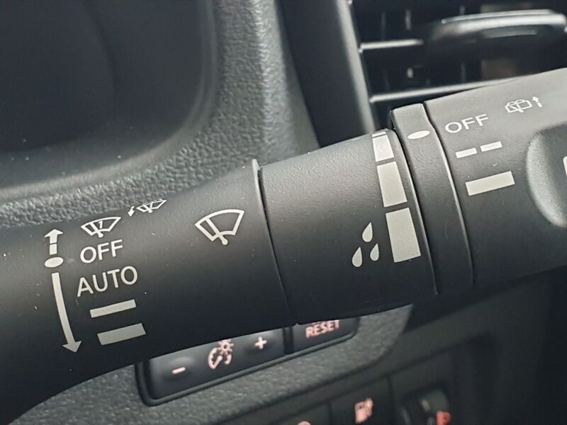 More views of Nissan Leaf