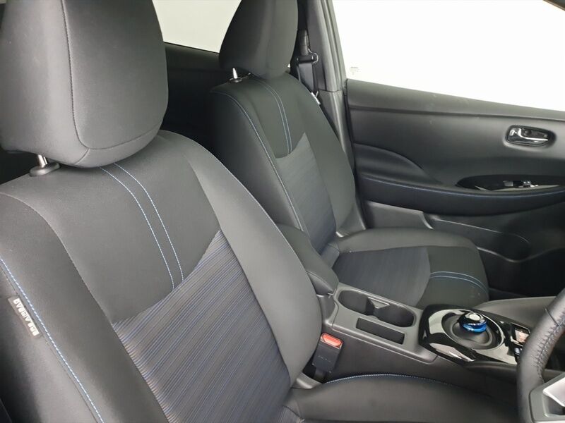 More views of Nissan Leaf