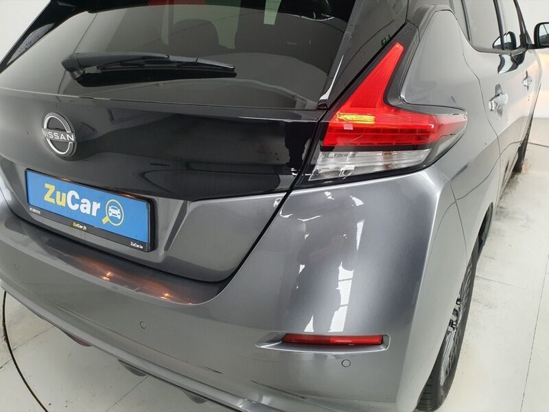 More views of Nissan Leaf