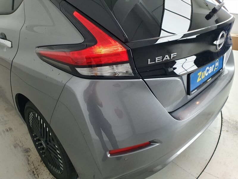 More views of Nissan Leaf