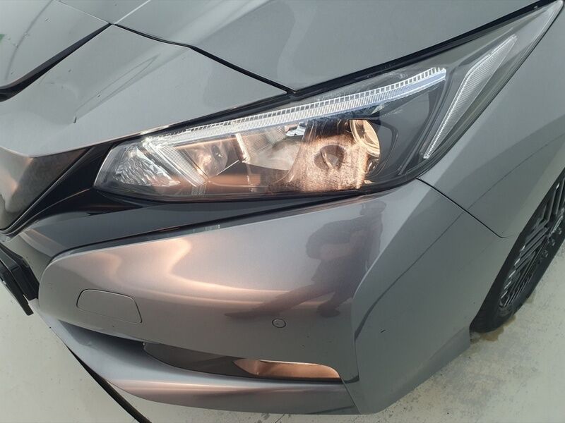 More views of Nissan Leaf