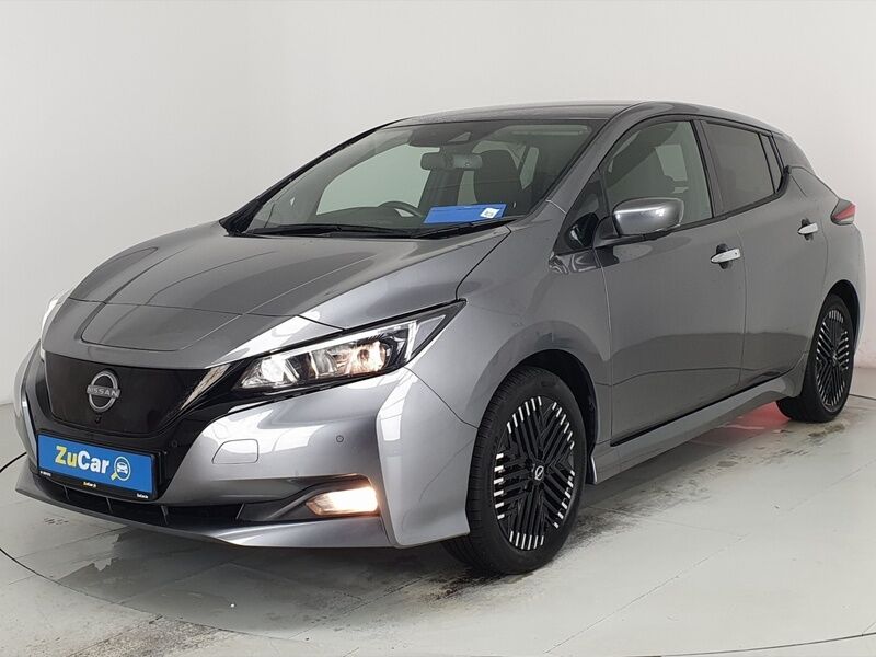 More views of Nissan Leaf