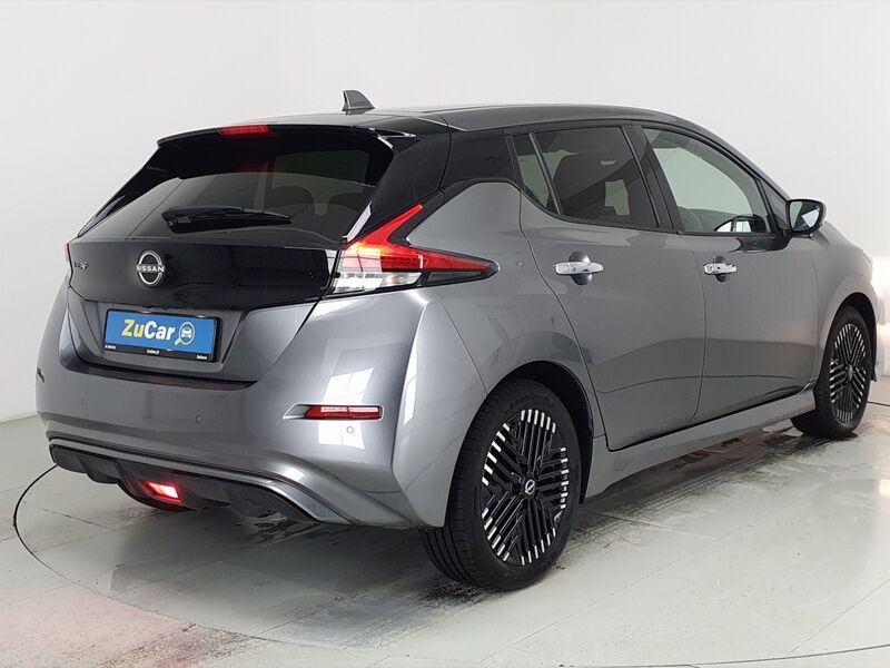 More views of Nissan Leaf