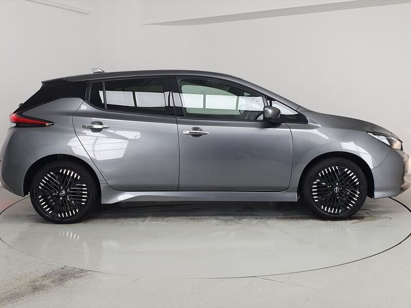 More views of Nissan Leaf