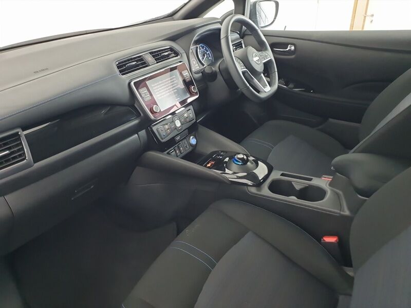 More views of Nissan Leaf