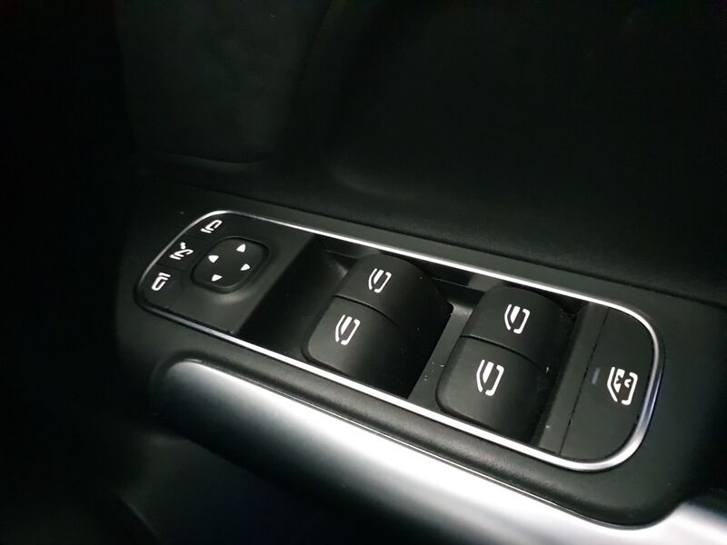 More views of Mercedes-Benz EQA