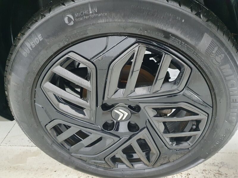 More views of Citroen e-C4 X