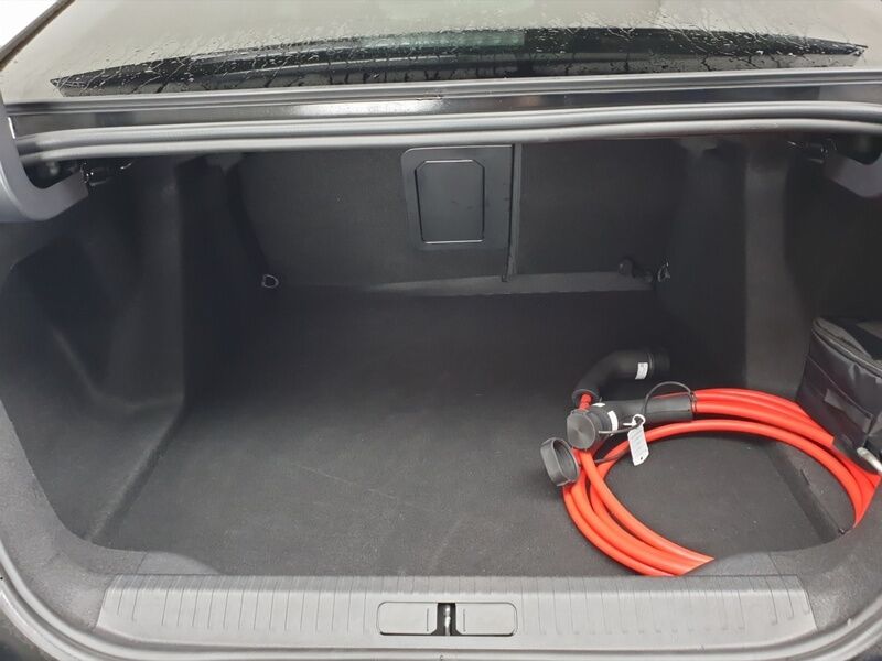 More views of Citroen e-C4 X