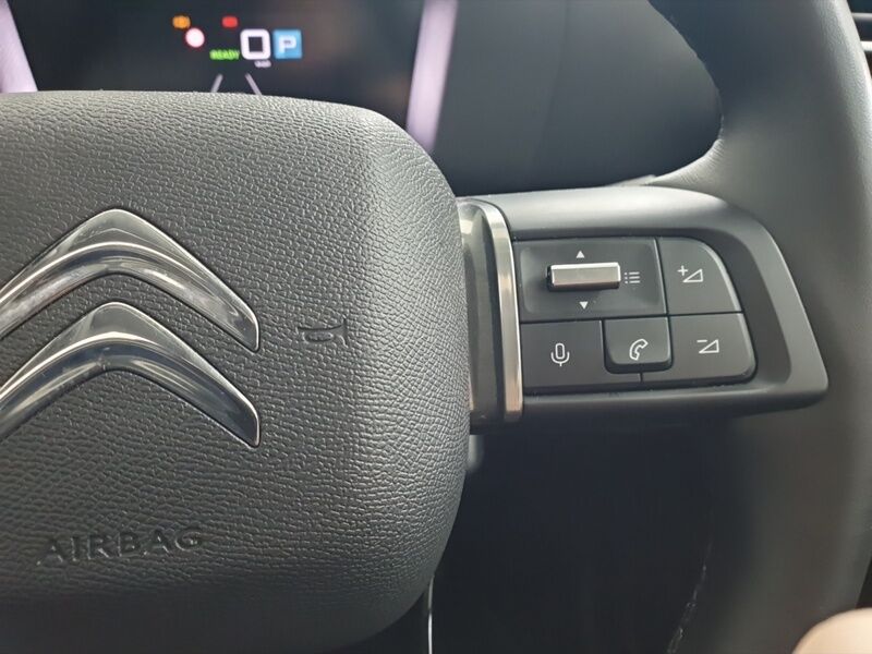 More views of Citroen e-C4 X