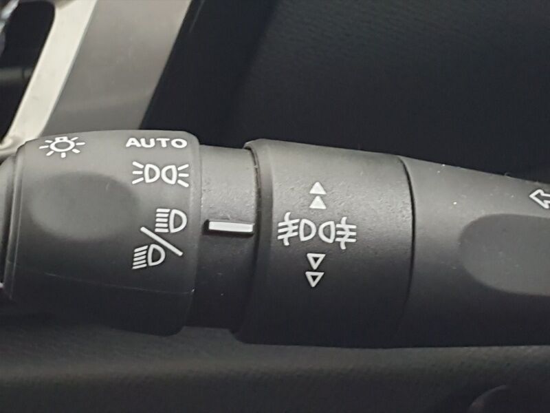 More views of Citroen e-C4 X