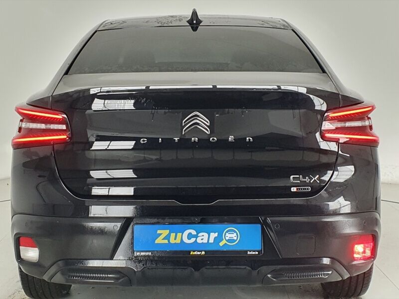 More views of Citroen e-C4 X